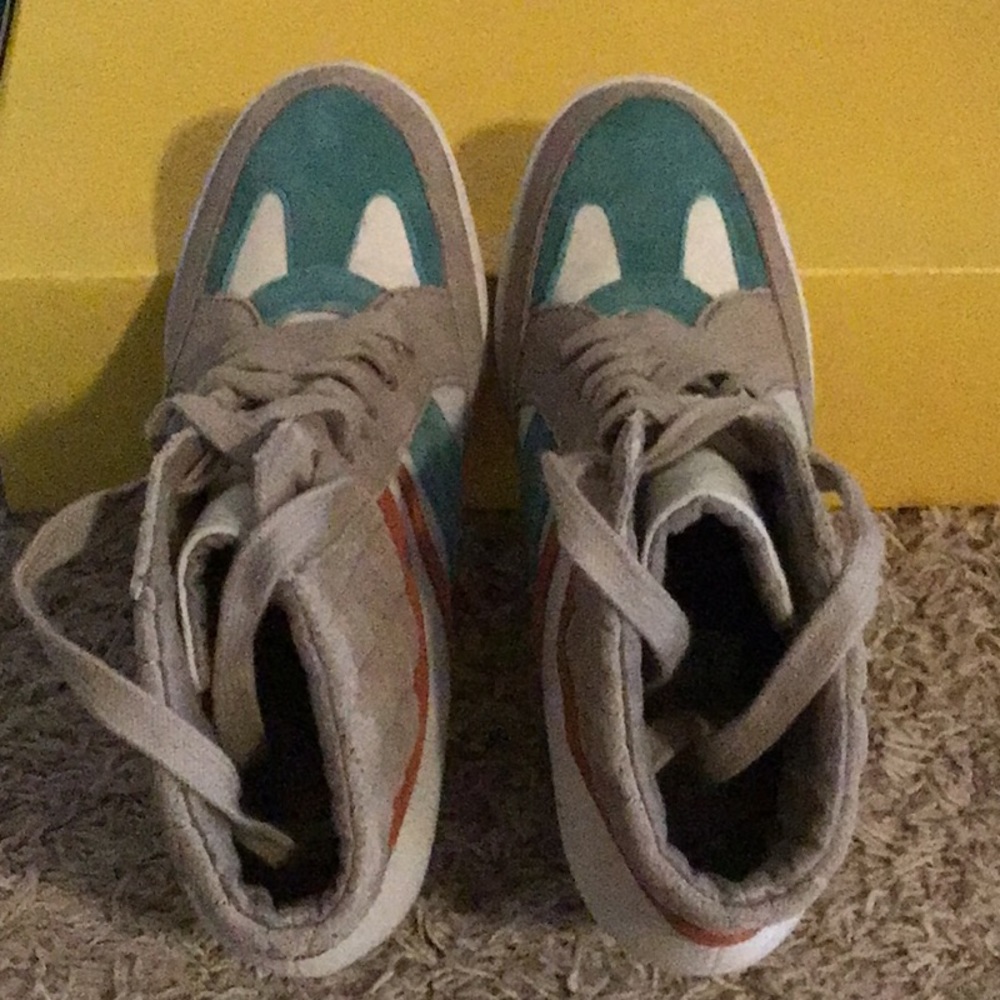 Wedge Women Sneaker Size 8 - Picture 3 of 5